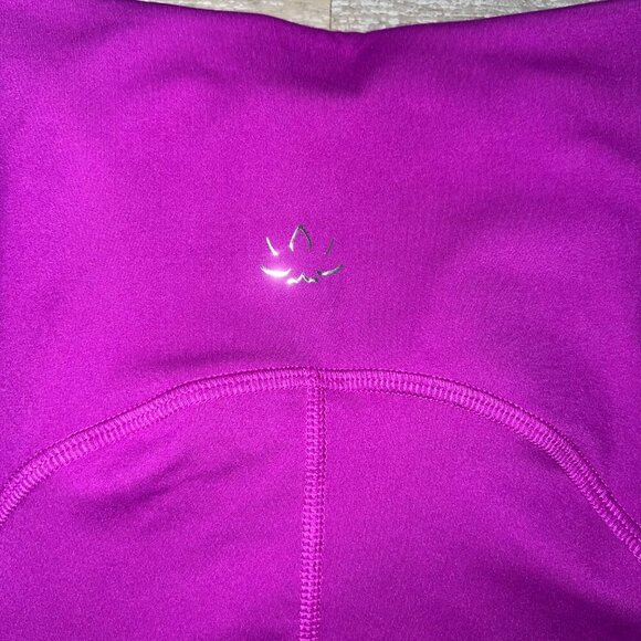 NWT Beyond Yoga Powerbeyond Strive High Waist Pocket Midi Legging Purple Size XS - Picture 11 of 11